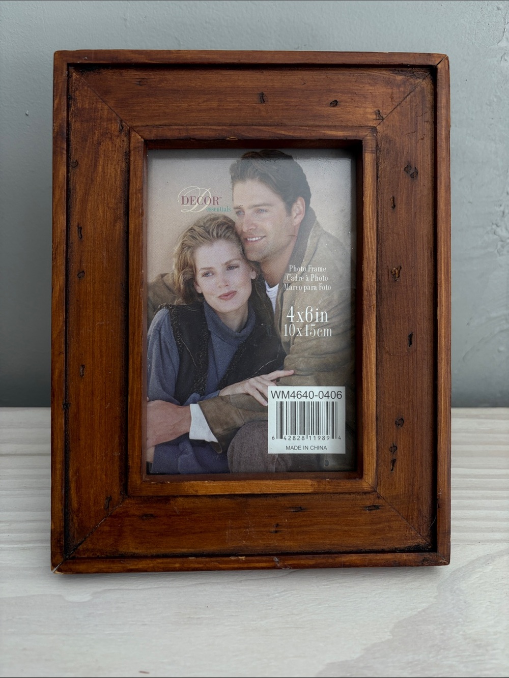 Vintage Decor Essentials Solid Wood 4"x6" Picture Frame.